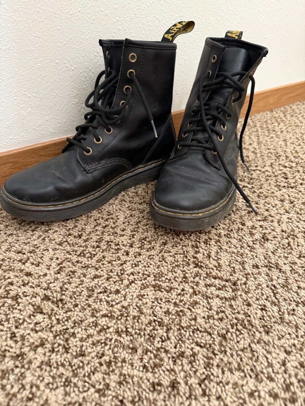 Dr. Martens airwair combat boots